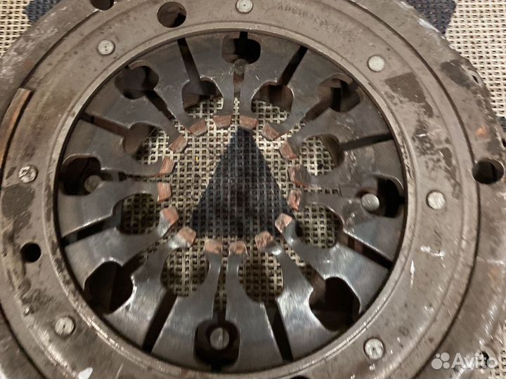 Корзина сцепления Volkswagen T4 074141025K