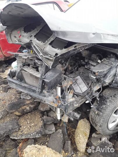 Hyundai Solaris 1.4 МТ, 2016, битый, 175 000 км