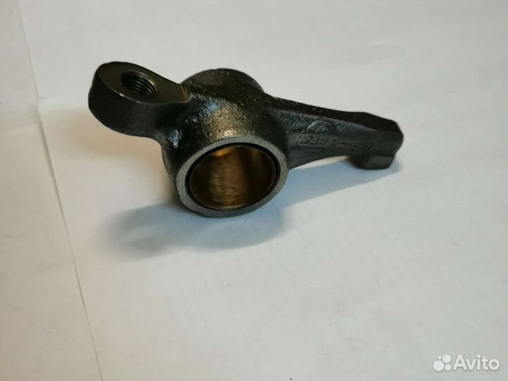 Коромысло впускного клапана Икарус