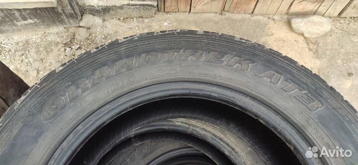 Dunlop Grandtrek AT3 215/65 R16