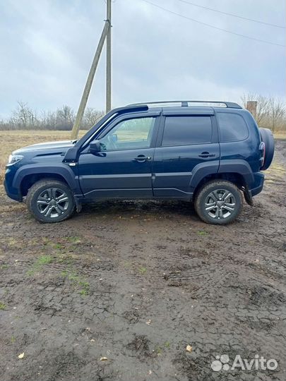 ВАЗ Niva Travel 1.7 МТ, 2023, 15 000 км