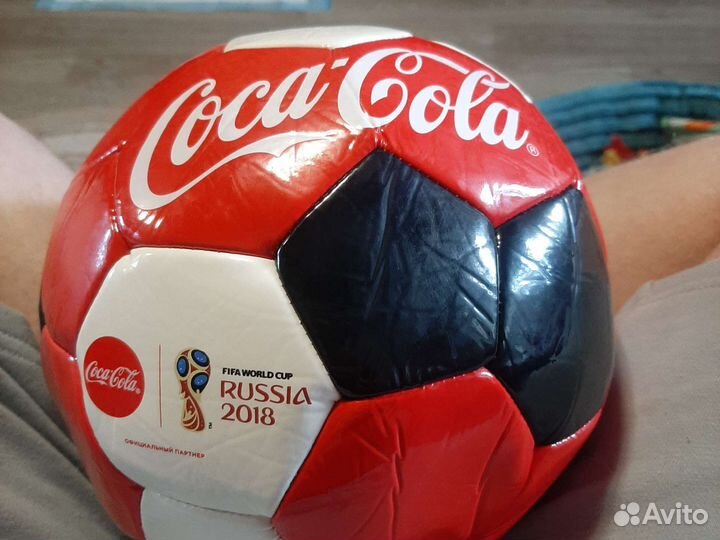 Футбольный мяч коко кола