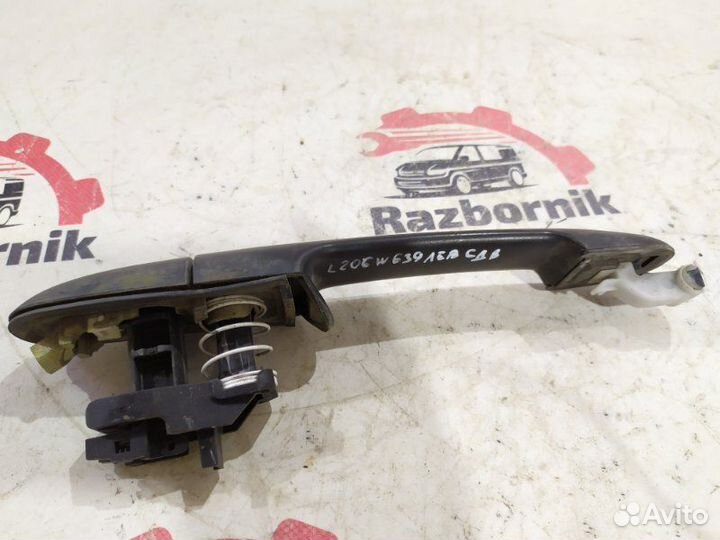 Ручка двери внешняя левая Mercedes Vito W639 2.1D