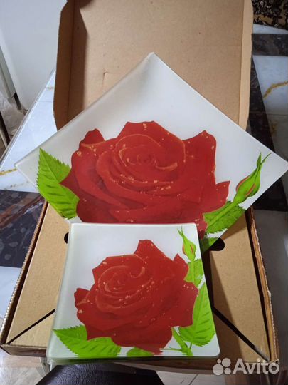 6тарелок и одна большая новый в упаковке