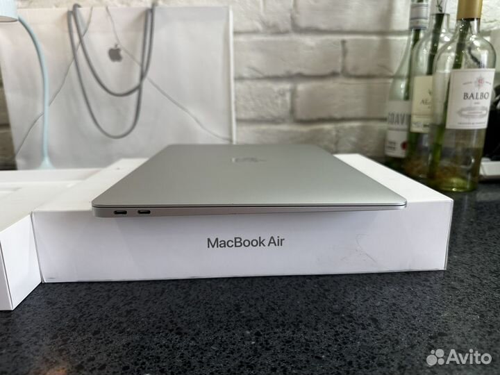 MacBook Air 13 2020 М1/8Gb/256SSD/Серебро/162ц