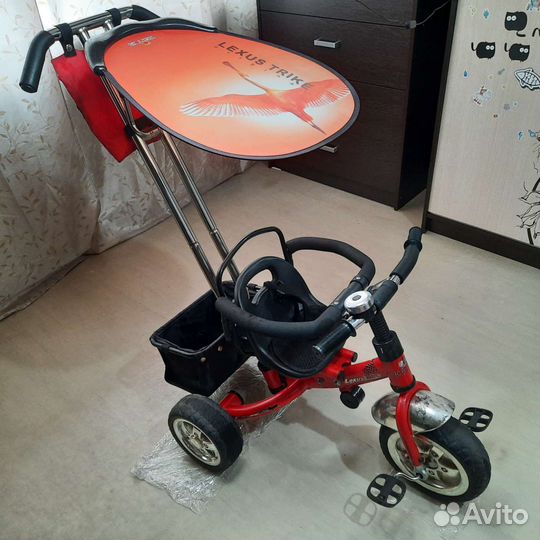 Трехколесный велосипед Rich Toys с ручкой управл