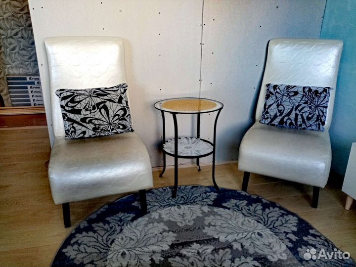 Кресла и пуф