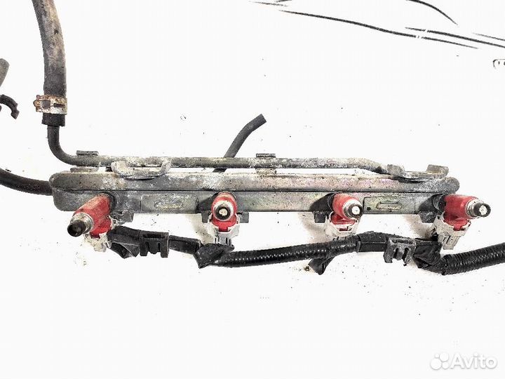 Топливная рампа в сборе (G13B) Suzuki Swift (1989