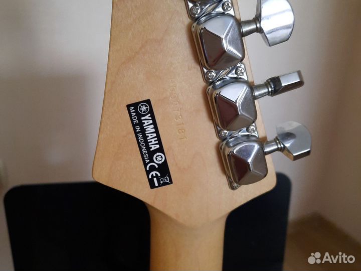 Электрогитара