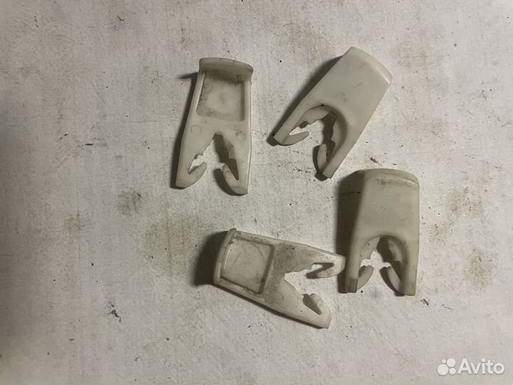Фиксатор стекла к стеклоподъемнику renault