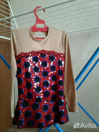 Фигурный костюм для выступлений