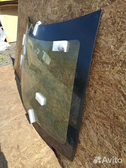 Стекло заднее Mercedes-Benz C300 4Matic W204