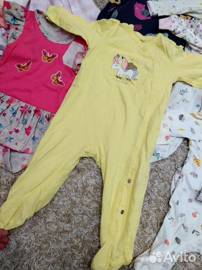 В доставкеВещи на девочку 74-80