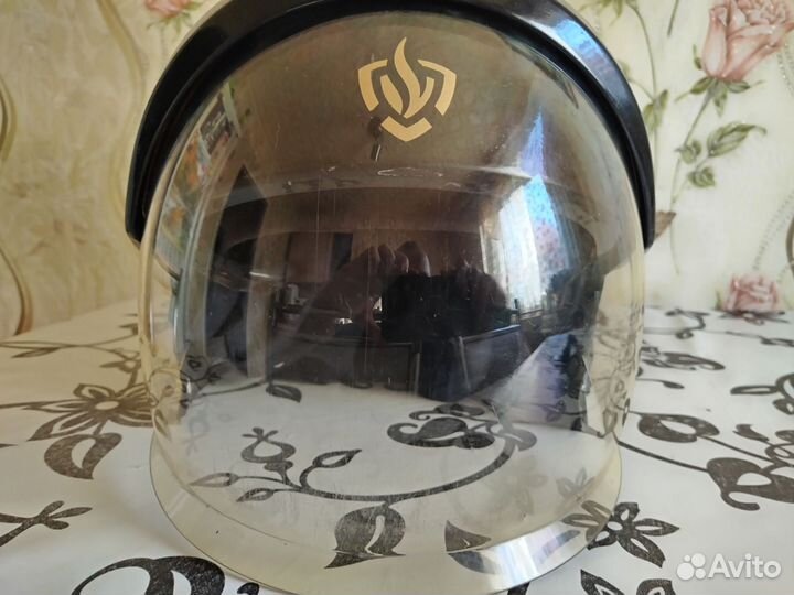 Шлем каска пожарного