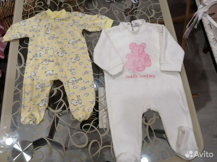 Пакетом детские вещи