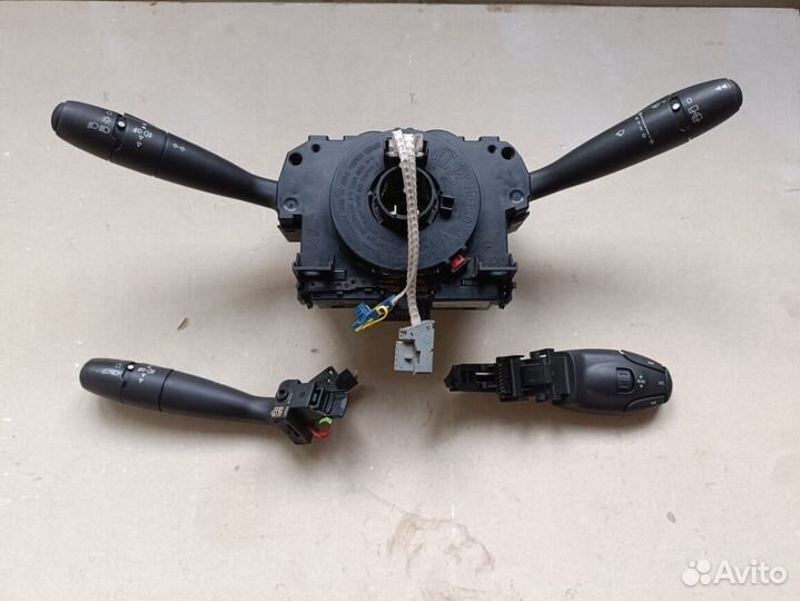 Подрулевой переключатель (Стрекоза) Peugeot 307