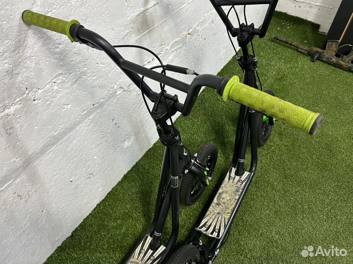 Экстрим внедорожный самокат mongoose