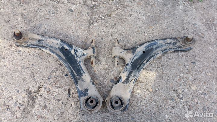 Рычаг передний Ниссан Кашкай Икстрейл