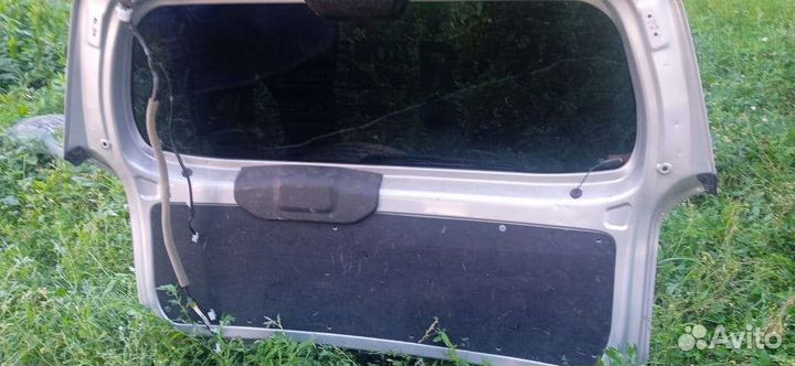 Дверь задняя Тойота probox