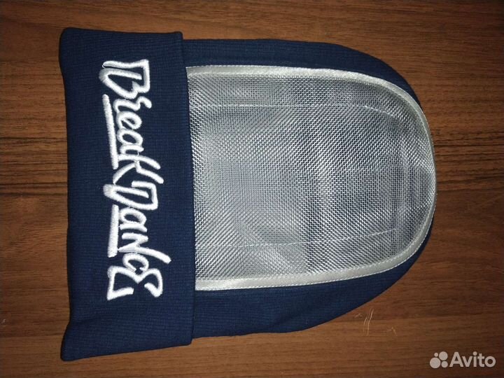 Для брейкданса:шапки, налокотники, напульсники