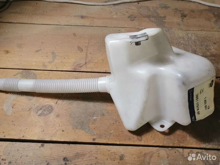 Бачок омывателя ford focus 2