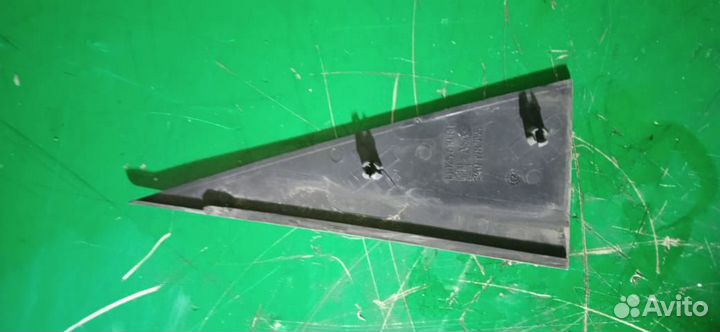 Уголок задней двери Opel Meriva A