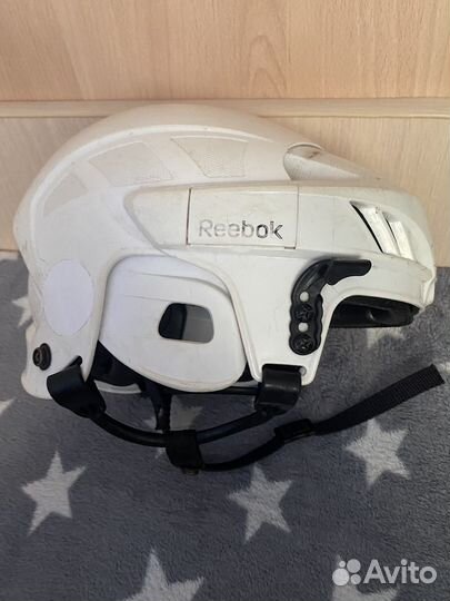 Хоккейный шлем