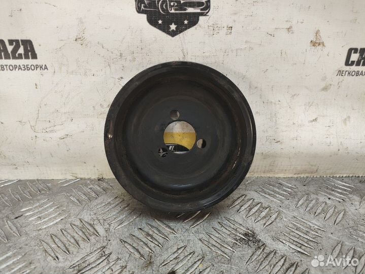 Шкив насоса 1.6 бензин cfna Skoda Fabia II