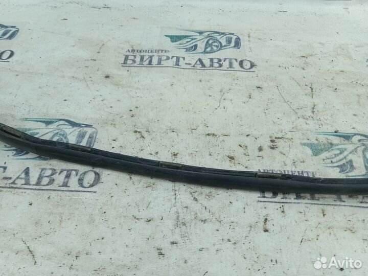 Уплотнитель двери задний левый Peugeot 408 I (2012—2017)