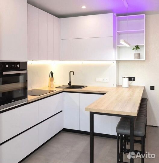 Кухня на заказ Кухня угловая до потолка