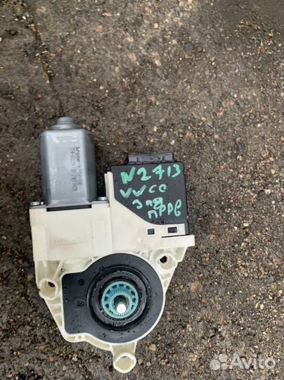 Моторчик Стеклопод задней правой двери vw cc