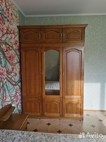 Продам спальный гарнитур