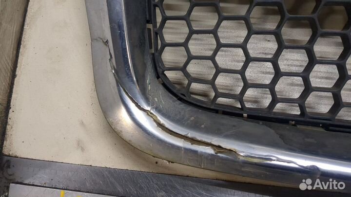 Решетка радиатора Volkswagen Touareg, 2007