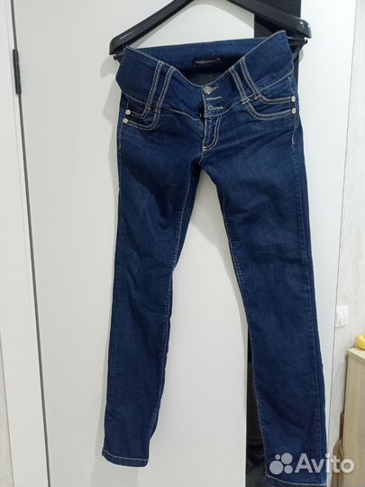 Джинсы