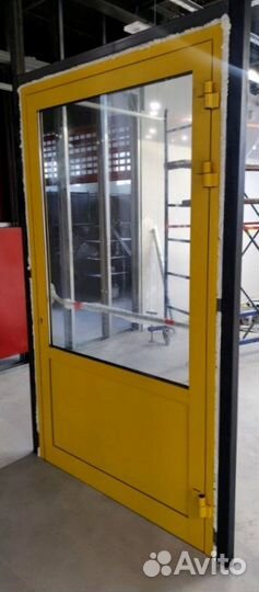 Дверь пластиковая не бу