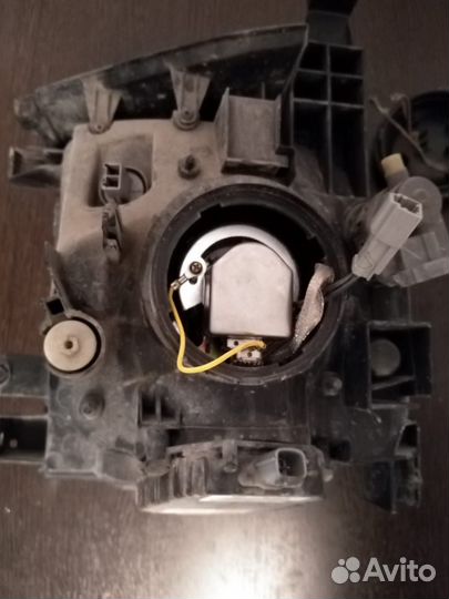 Фара Nissan Cube '02-'05 правая ксенон серая