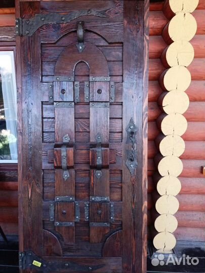 Дверь входная деревянная с коробкой