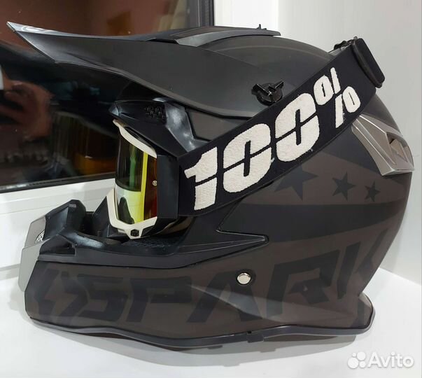 Кроссовый шлем