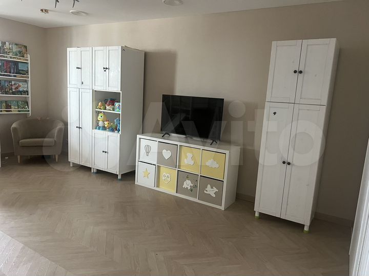 3-к. квартира, 135 м², 4/23 эт.