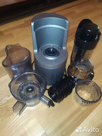 Соковыжималка Garlyn J-700 Pro