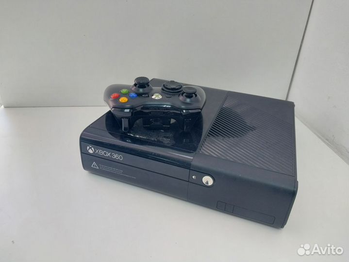 Игровые приставки Xbox 360 360e