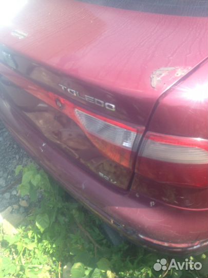 Крышка багажника Сеат толедо