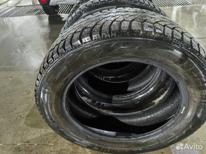 Pirelli Formula Ice 225/65 R18 104T