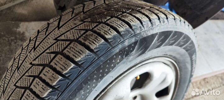 Hankook Winter I'Cept IZ2 215/65 R16 102T