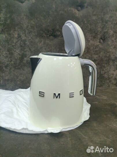 Электрический чайник smeg