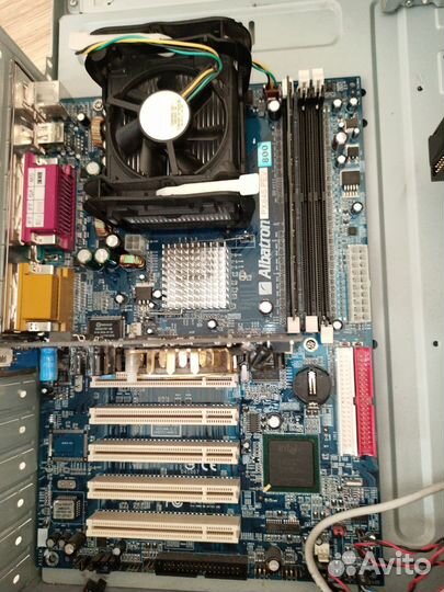 Материнская плата с процессором и памятью