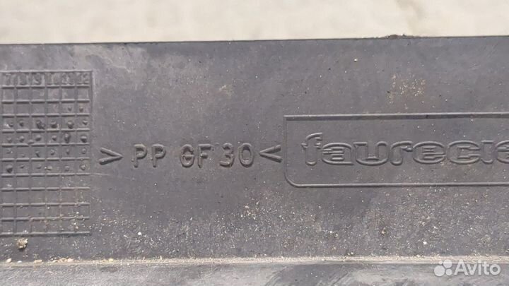 Кожух вентилятора радиатора Citroen Xsara-Picasso