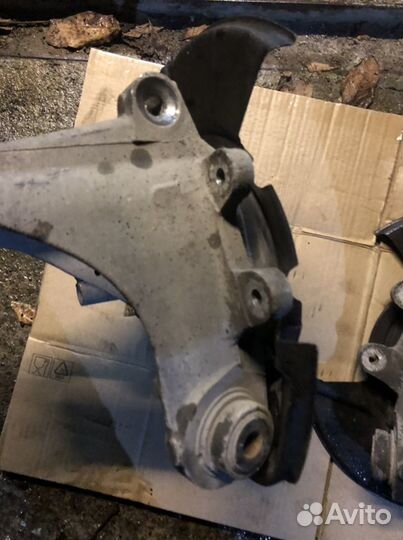 Цапфа кулак задний левый правый Bmw x5 e53