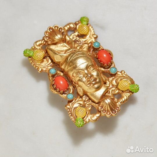 Брошь Королева