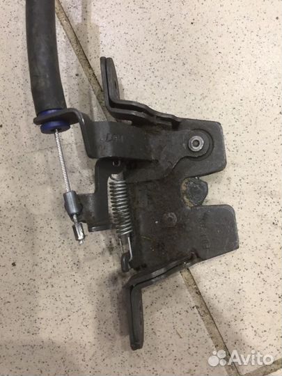 Замок крышки багажника Volkswagen Jetta 6